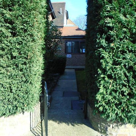 Edgware B&B Barnet Exterior foto